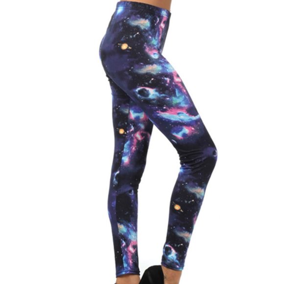 GALAXY Print Matching Co-ord T-Shirt and Stretch Leggings - Picture 3 of 9